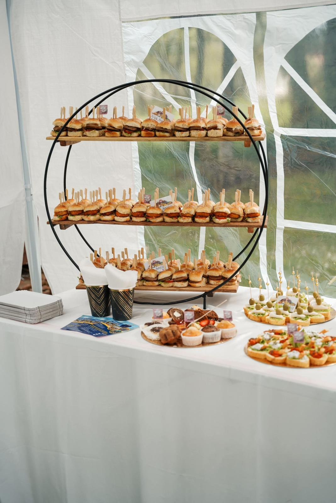 Ketering etažeri WhatsApp Image 2025 12 18 At 09.32.08 2